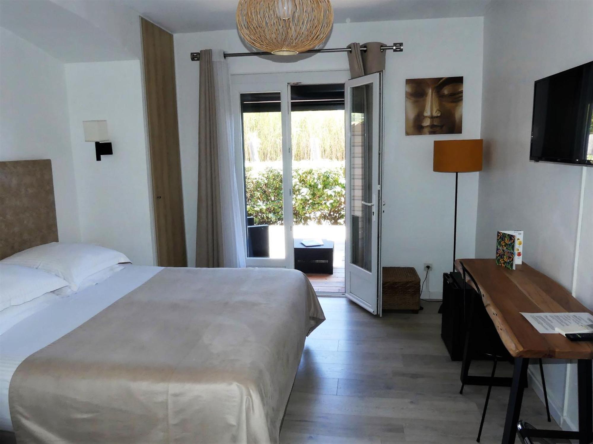 Hotel De La Vierge Noire แซ็งต์-แมกซีม ภายนอก รูปภาพ