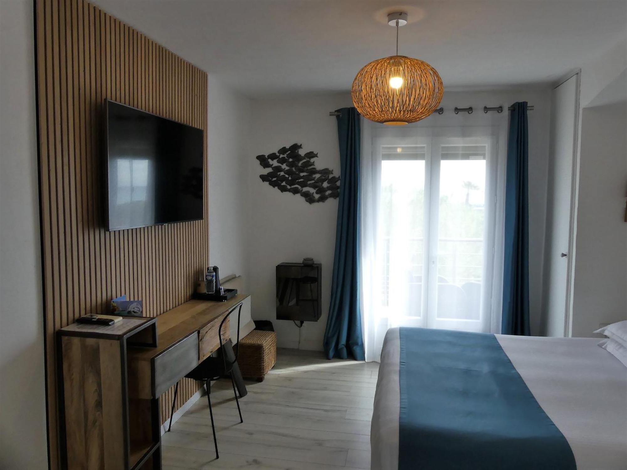 Hotel De La Vierge Noire แซ็งต์-แมกซีม ภายนอก รูปภาพ